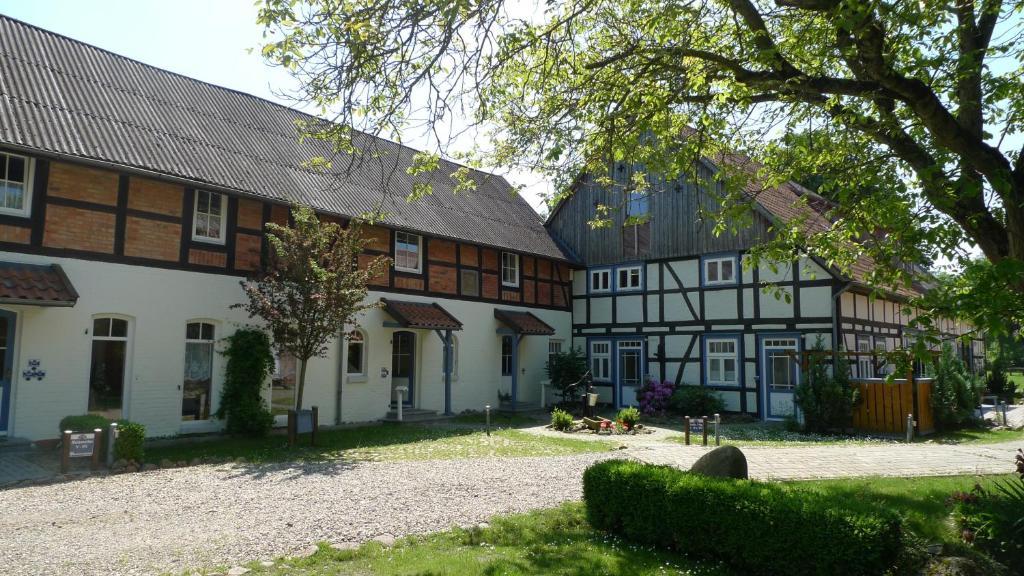 Landhotel Markthof Satemin Wustrow (Fischland) Exterior photo